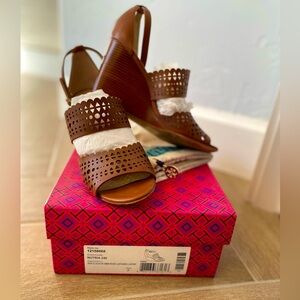 Tory Burch laser cut leather wedge sandals 7